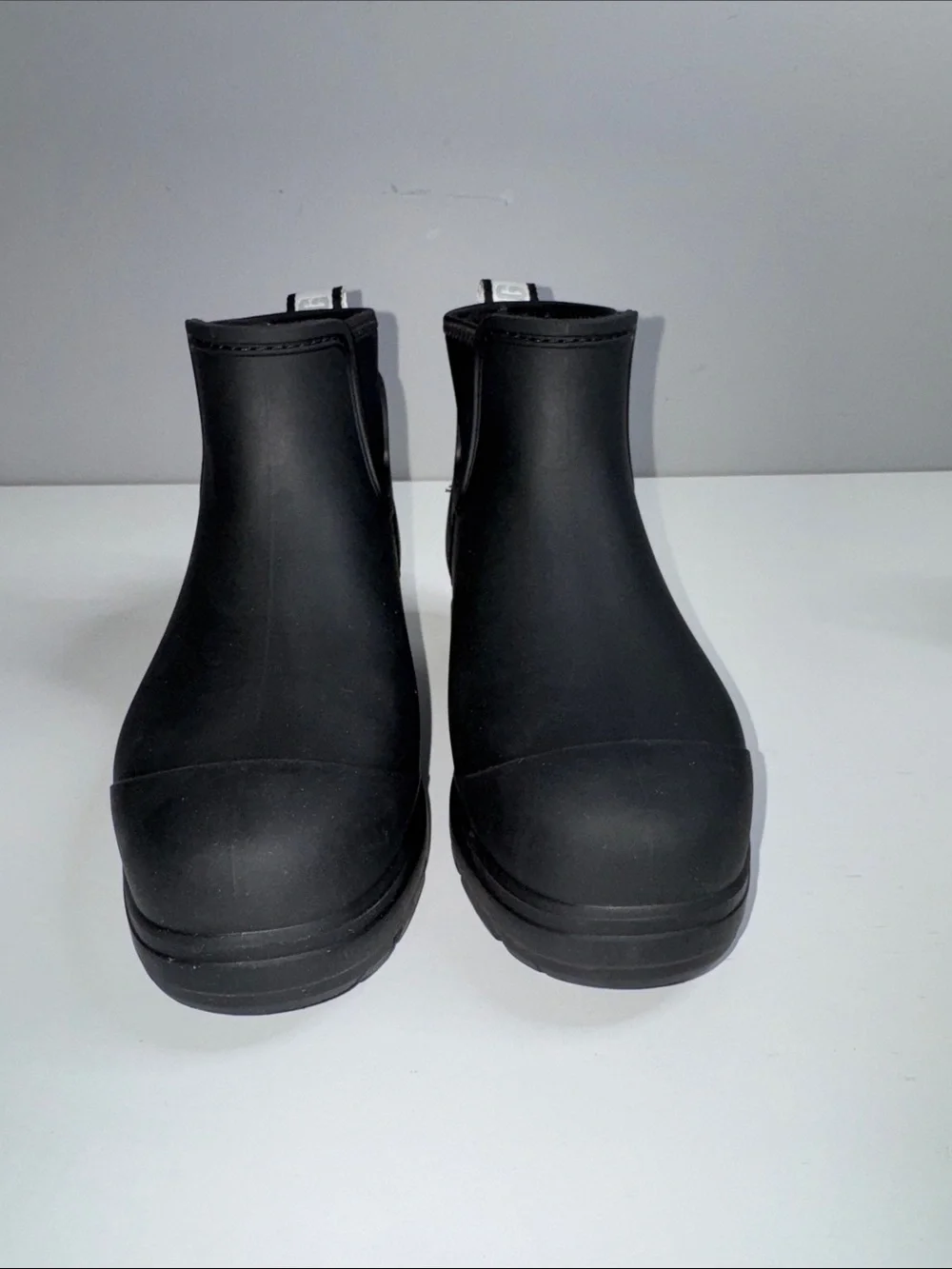 UGG Droplet Waterproof Rain Boots – Black – Women’s US 8 / EU 39